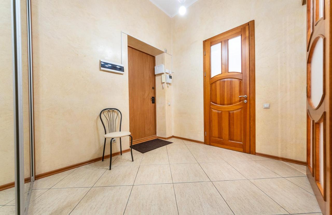 Apartments on Besarabka Kiev Bagian luar foto